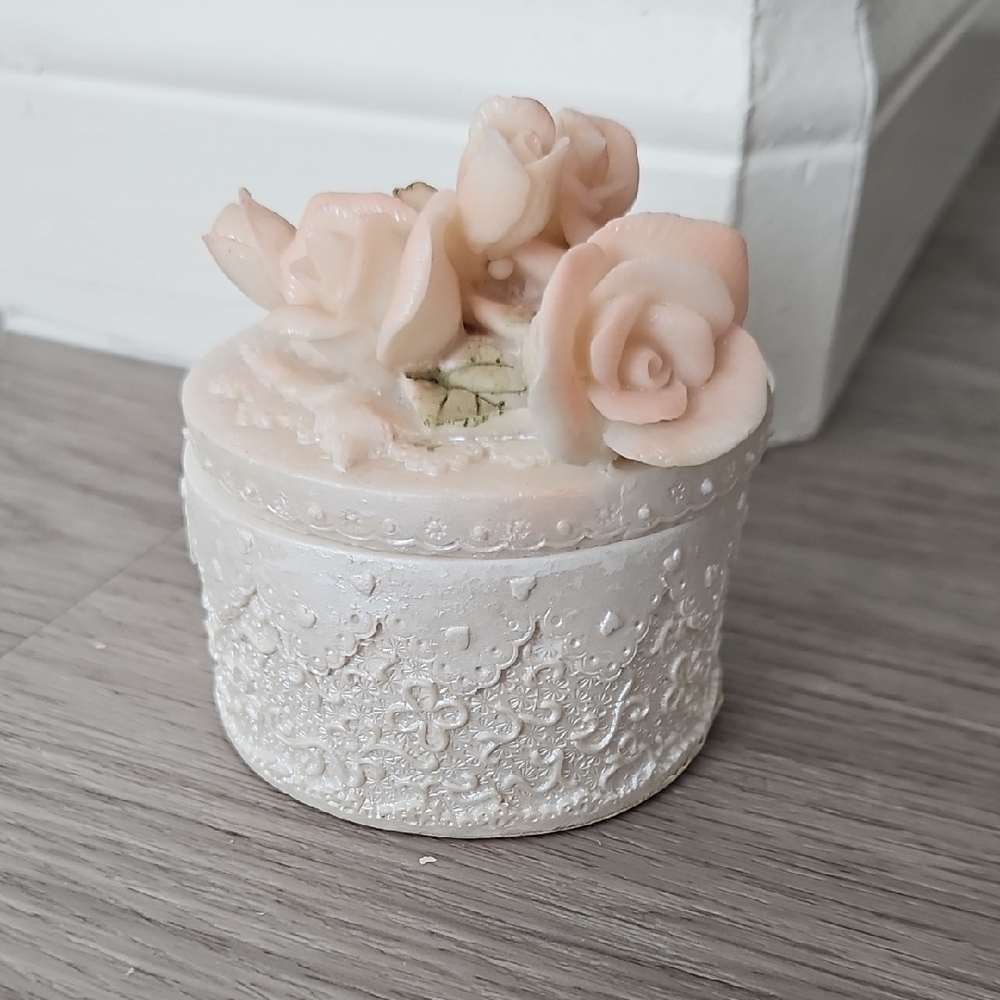 Elegant Cream, White and Pink Rose Floral Decorative Trinket Box